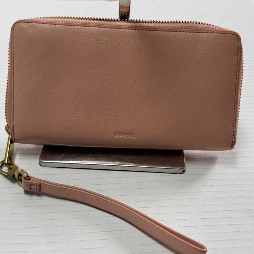 Fossil Logan RFID Zip Around Clutch Pink Leather Wristlet